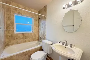 231 NW 4th St, Deerfield Beach, FL 33441 - Photo 11