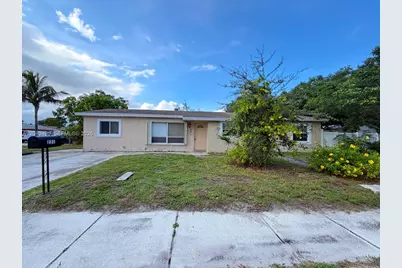 231 NW 4th St, Deerfield Beach, FL 33441 - Photo 1