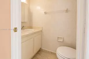 4125 W 11th Ln, Hialeah, FL 33012 - Photo 11