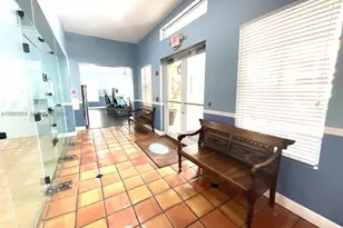 11631 SW 2nd St, Pembroke Pines, FL 33025 - Photo 25