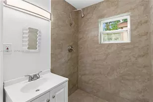 16860 NE 3rd Ct, North Miami Beach, FL 33162 - Photo 23