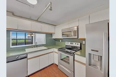 2555 Collins Ave #1604, Miami Beach, FL 33140 - Photo 19