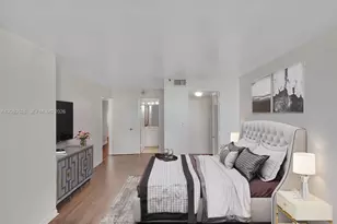 2555 Collins Ave, Miami Beach, FL 33140 - Photo 27