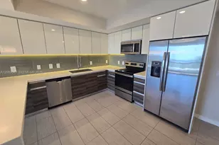 117 SW 10th St, Miami, FL 33130 - Photo 11