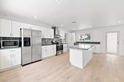 807 SE 9th Ter, Deerfield Beach, FL 33441 - Photo 5