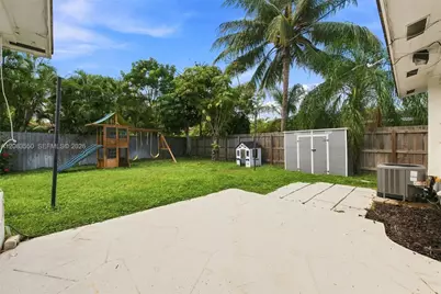 807 SE 9th Ter, Deerfield Beach, FL 33441 - Photo 25