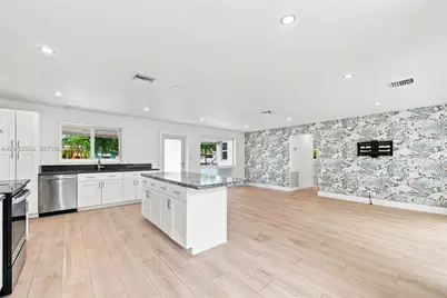 807 SE 9th Ter, Deerfield Beach, FL 33441 - Photo 13