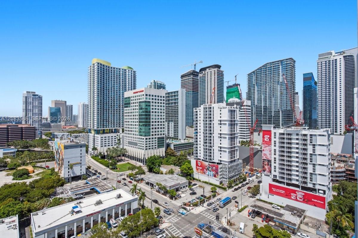 239 SW 9th #1704 - 239 SW 9th #1704, Miami, FL 33130 Luxury Property | Jose Angel Pina