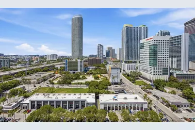 239 SW 9th #1704, Miami, FL 33130 - Photo 1
