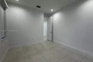 8253 NW 47th Ln, Doral, FL 33166 - Photo 25
