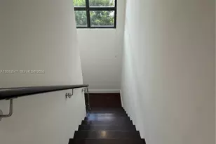 8253 NW 47th Ln, Doral, FL 33166 - Photo 9