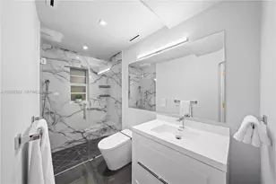 238 E San Marino Dr, Miami Beach, FL 33139 - Photo 31