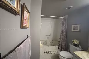 3800 Hillcrest Dr, Hollywood, FL 33021 - Photo 13