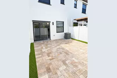 3393 W 105th Ter, Hialeah, FL 33018 - Photo 9