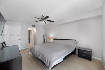 1200 Brickell Bay Dr #4121, Miami, FL 33131 - Photo 15