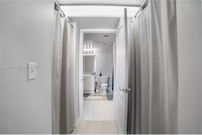 1200 Brickell Bay Dr #4121, Miami, FL 33131 - Photo 21