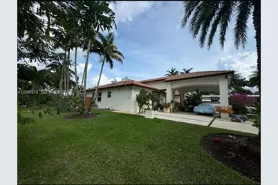 19381 SW 196th St, Miami, FL 33187 - Photo 7