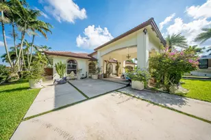 19381 SW 196th St, Miami, FL 33187 - Photo 13