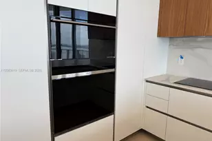 1400 Biscayne Blvd, Miami, FL 33132 - Photo 13