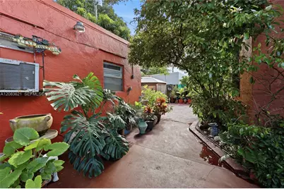 84 NW 47th St, Miami, FL 33127 - Photo 25