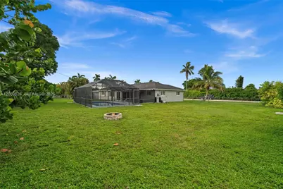 5212 Santa Rosa Ct, Cape Coral, FL 33904 - Photo 25