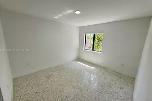 180 NE 57th St, Miami, FL 33137 - Photo 11