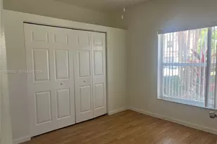9040 NW 54th St, Sunrise, FL 33351 - Photo 7