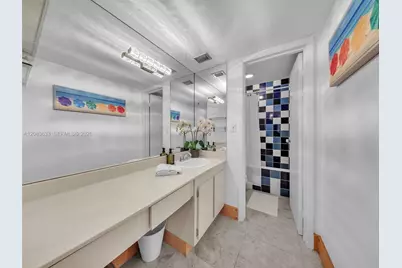 2625 Collins Ave #910, Miami Beach, FL 33140 - Photo 13