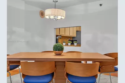 2625 Collins Ave #910, Miami Beach, FL 33140 - Photo 7