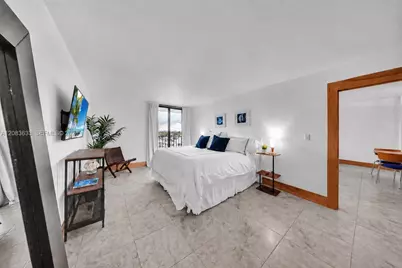2625 Collins Ave #910, Miami Beach, FL 33140 - Photo 9
