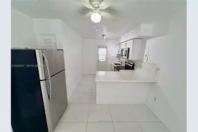 1057 SW 7th St #1, Miami, FL 33130 - Photo 3