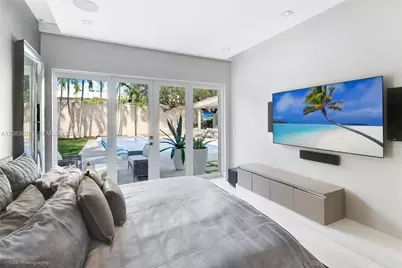 137 W Shore Dr, Miami, FL 33133 - Photo 11