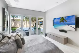 137 W Shore Dr, Miami, FL 33133 - Photo 11