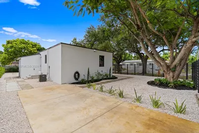 401 NW 81st St #401, Miami, FL 33150 - Photo 29