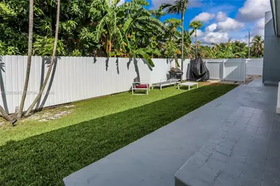 1236 NE 109th St #2, Miami, FL 33161 - Photo 17