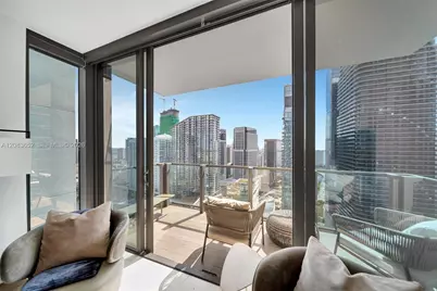 88 SW 7th St #3203, Miami, FL 33130 - Photo 5