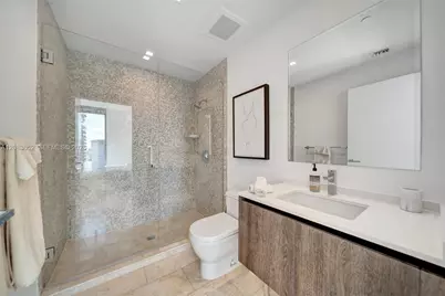 88 SW 7th St #3203, Miami, FL 33130 - Photo 15