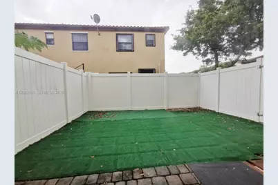 9398 W 32nd Ln #9398, Hialeah, FL 33018 - Photo 5