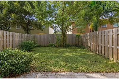 1100 SE 26th Ter, Homestead, FL 33035 - Photo 25