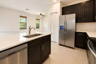 1100 SE 26th Ter, Homestead, FL 33035 - Photo 9