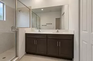 1100 SE 26th Ter, Homestead, FL 33035 - Photo 17