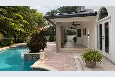 6811 SW 89th Ct, Miami, FL 33173 - Photo 3