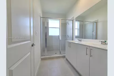 2670 SE 24th Ct, Homestead, FL 33035 - Photo 9