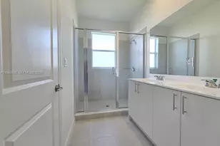 2670 SE 24th Ct, Homestead, FL 33035 - Photo 9