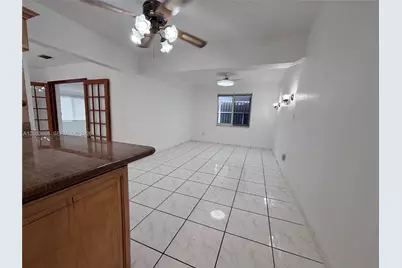 911 NW 30th Pl #911, Miami, FL 33125 - Photo 17