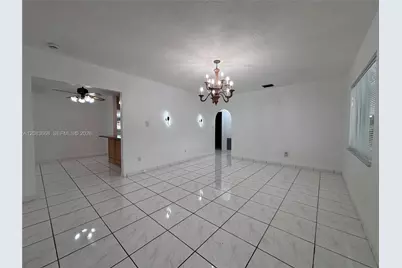 911 NW 30th Pl #911, Miami, FL 33125 - Photo 21