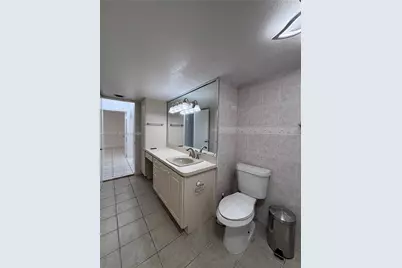 911 NW 30th Pl #911, Miami, FL 33125 - Photo 25