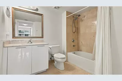 1800 N Bayshore Dr #612, Miami, FL 33132 - Photo 17