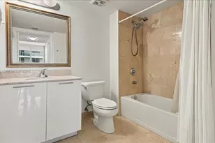 1800 N Bayshore Dr, Miami, FL 33132 - Photo 17
