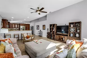 1387 SW 181st Ave, Pembroke Pines, FL 33029 - Photo 7